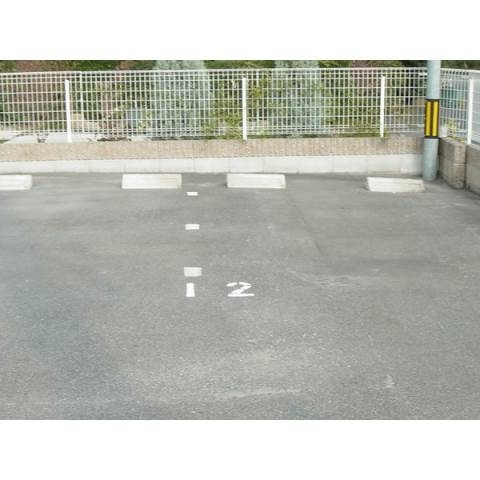 パストラルコートＰ棟の駐車場