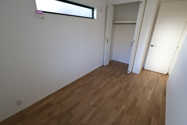 《仲介手数料無料》大宮区天沼町２丁目724-3(No.3)新築一戸建てメルディアの洋室|撮影日 2025年11月15日 13:00 晴れ