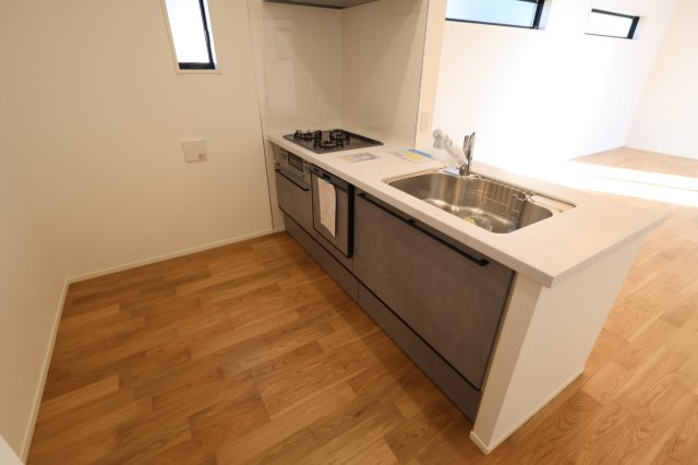 《仲介手数料無料》大宮区天沼町２丁目724-3(No.3)新築一戸建てメルディアのキッチン|撮影日 2025年11月15日 13:00 晴れ