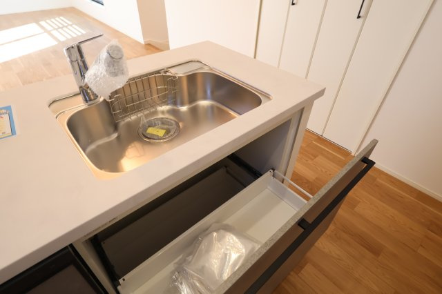 《仲介手数料無料》大宮区天沼町２丁目724-3(No.3)新築一戸建てメルディアのキッチン|撮影日 2025年11月15日 13:00 晴れ