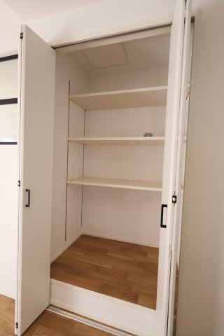 《仲介手数料無料》大宮区天沼町２丁目724-3(No.3)新築一戸建てメルディアの収納|撮影日 2025年11月15日 13:00 晴れ