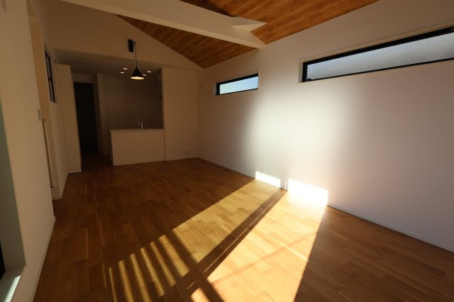 《仲介手数料無料》大宮区天沼町２丁目724-3(No.3)新築一戸建てメルディアの居間・リビング|撮影日 2025年11月15日 13:00 晴れ