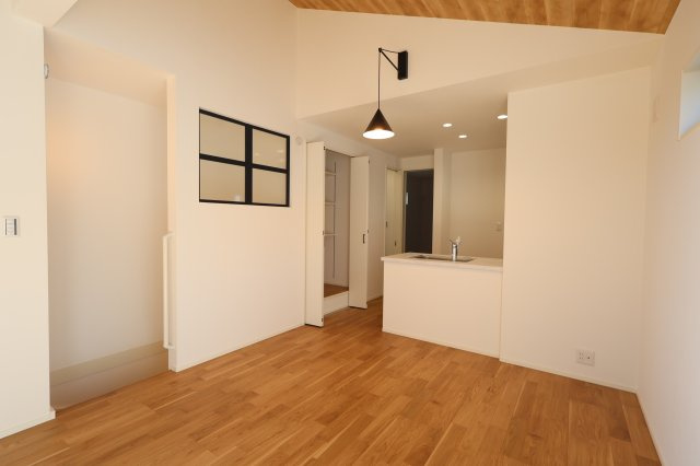 《仲介手数料無料》大宮区天沼町２丁目724-3(No.3)新築一戸建てメルディアの居間・リビング|撮影日 2025年11月15日 13:00 晴れ