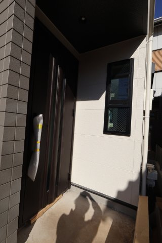 《仲介手数料無料》大宮区天沼町２丁目724-3(No.3)新築一戸建てメルディアの玄関|撮影日 2025年11月15日 13:00 晴れ