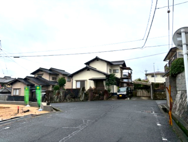 廿日市市阿品台1丁目の前面道路含む現地写真