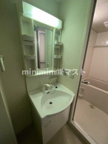 REI難波西の洗面所