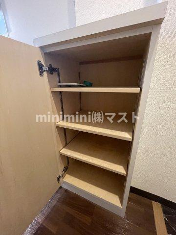 REI難波西の収納