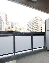 WORVE大阪本町のバルコニー