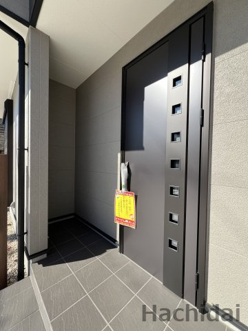 碧南市霞浦町2期　新築一戸建のエントランス