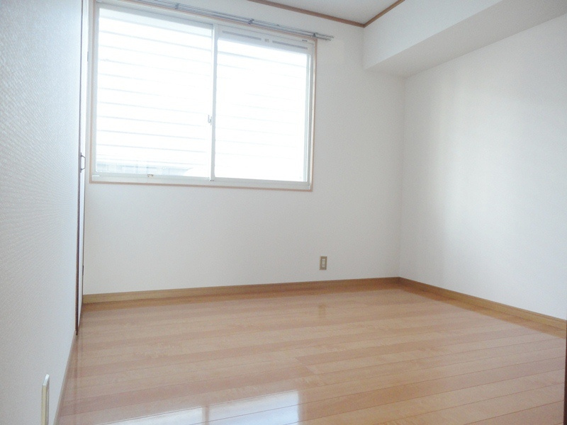 コーポ橋口【キャッシュバック対象物件】の寝室|開放的な寝室です