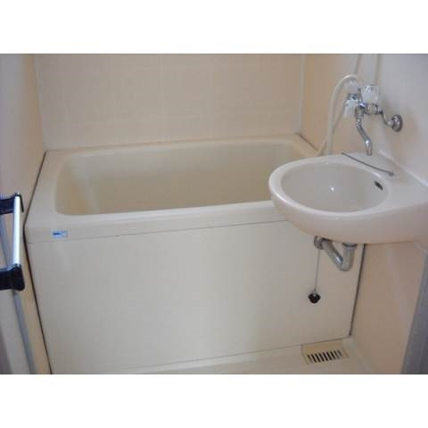 ファミール的場の浴室