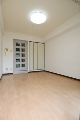 【洋室】 | プレオール草尾