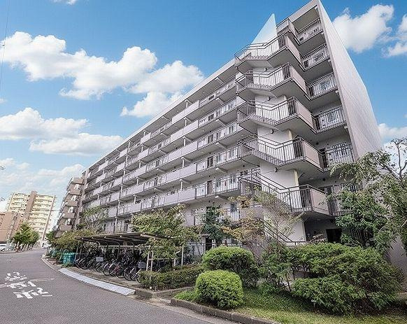 労住まきのハイツ四号棟の外観|新しい生活にいかがでしょうか？外観はお住まいの顔になります。こだわりたいポイントですね。水回りリフォームやリノベーションも承ってます。
■現地見学・資金計画相談・住宅ローン相談もお問合せ受付中■