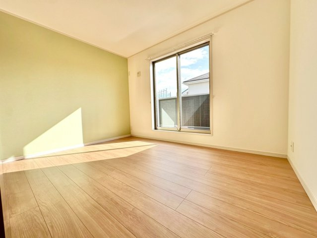 神戸市垂水区南多聞台4丁目の洋室|全居室6帖以上の広々とした住まいです！