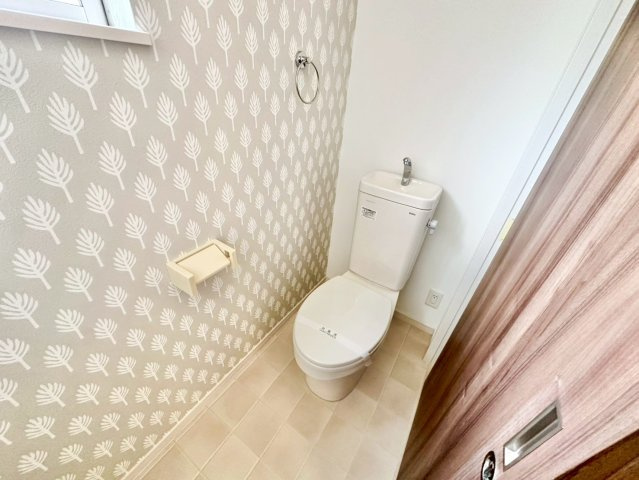 神戸市垂水区南多聞台4丁目のトイレ|各階にトイレがあると、来客時にも気兼ねなく使うことができます！