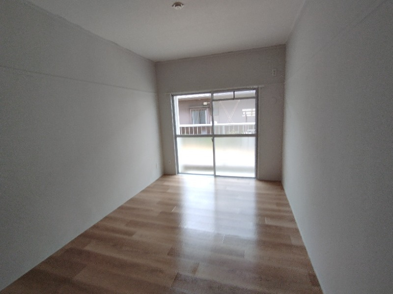 シャトー江口の洋室