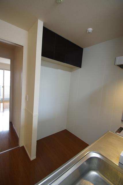 稲城市東長沼のアパートの内装