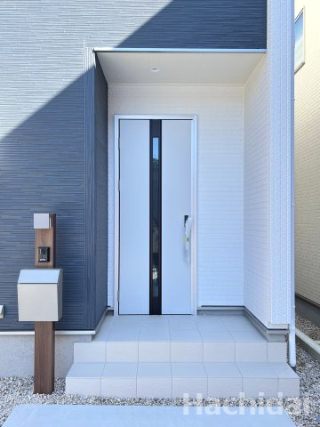 碧南市霞浦町2期　新築一戸建のエントランス