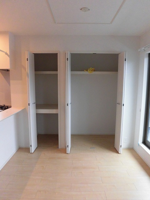 バースロケーションの収納