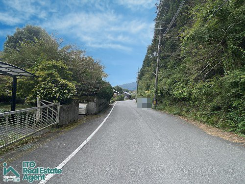 大原勝林院町 中古戸建の前面道路含む現地写真