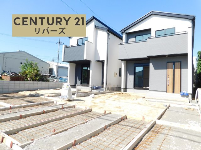 名古屋市西区見寄町の新築一戸建の前面道路含む現地写真|☆２号棟☆　　いつでもご案内出来ます♪（お問合せ当日、平日、水曜、夜間もＯＫ）　南面道路！　敷地４５．３３坪！　駐車楽々並列２台ＯＫ！　スーパーやコンビニ、小・中学校など周辺環境充実♪