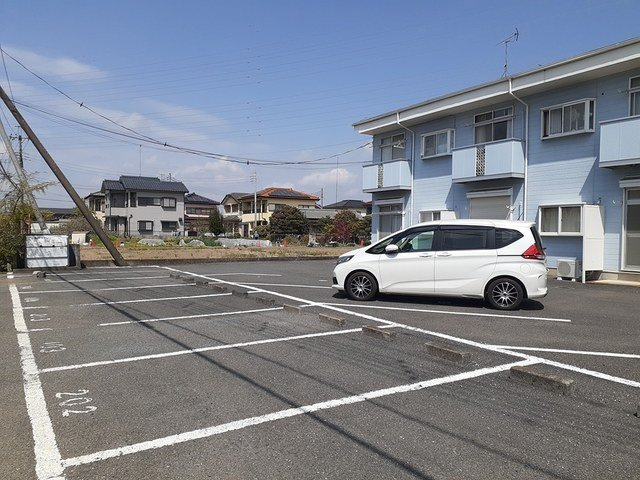 エルディム橋本の駐車場|カースペースがあります