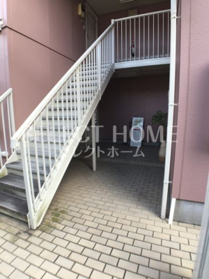 【エントランス】 | ウエスト長坂Ｃ | エントランスです