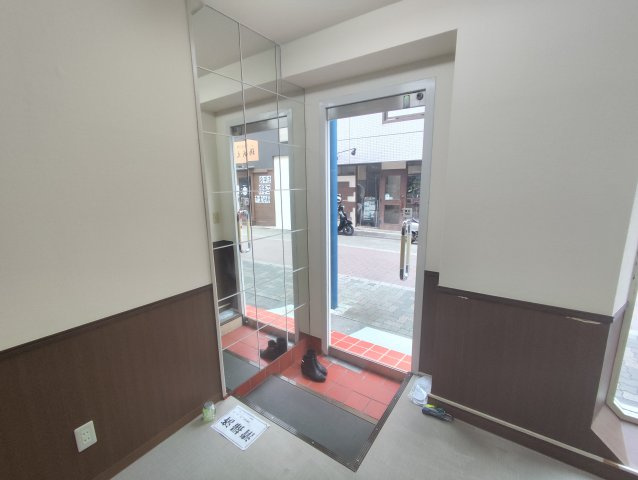 コーポいづみの玄関