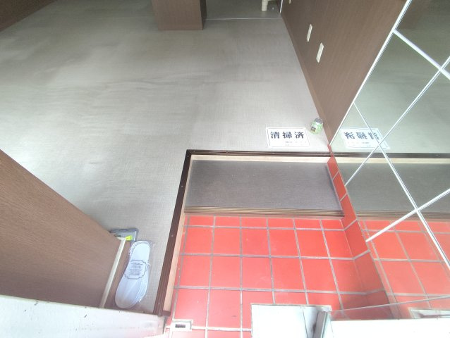 コーポいづみの玄関