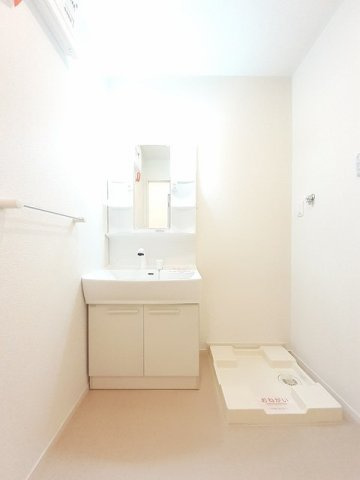 サニーレジデンスⅣの洗面所|使いやすい洗面所です