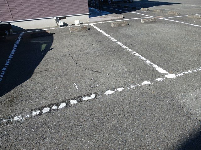 エスポワール城東Ｂの駐車場|駐車場があります