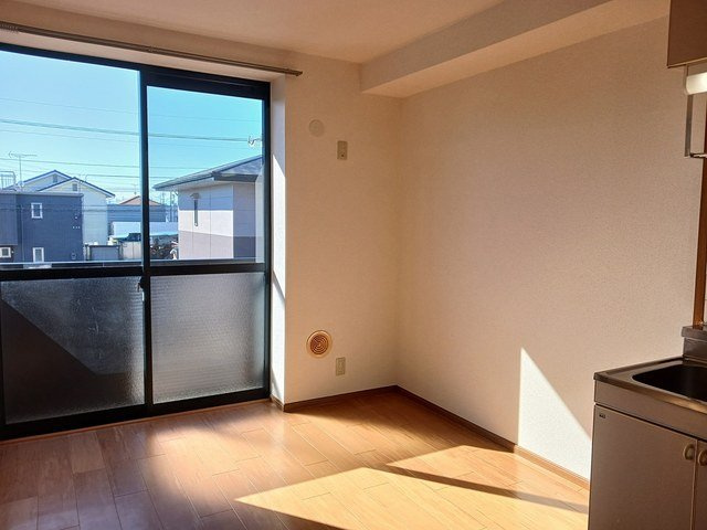 エスポワール城東Ｂの居間・リビング|おしゃれな居間です