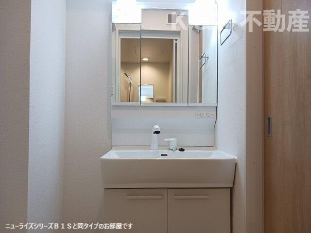 ＤＫ　ＳＷＡＮの洗面所|ゆったりとスペースのある洗面所