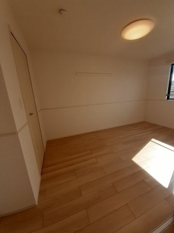 アルコバレーノＡの寝室|クローゼット付の寝室です☆
