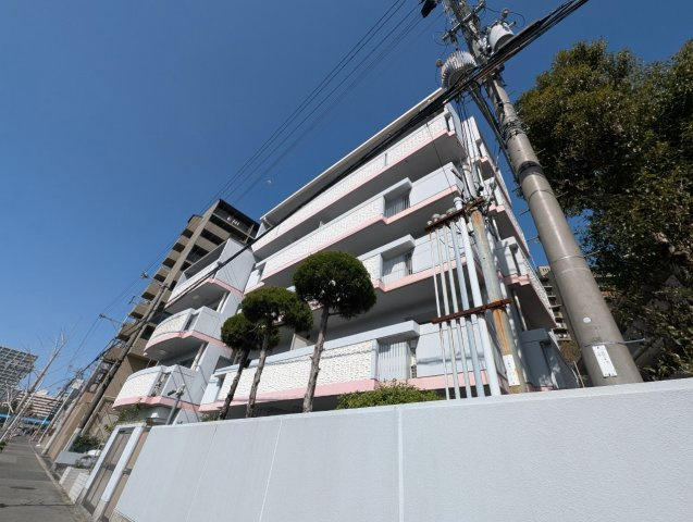 クレール千里中央の外観