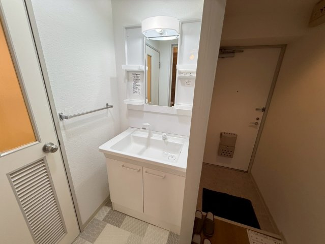 クレール千里中央の独立洗面台