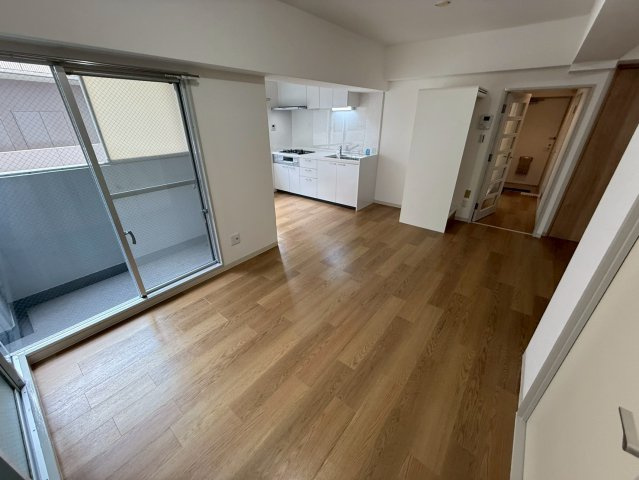 クレール千里中央の居間・リビング