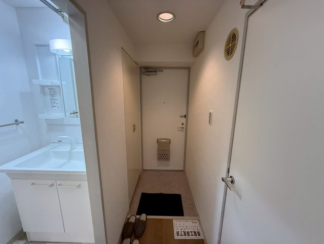 クレール千里中央の玄関