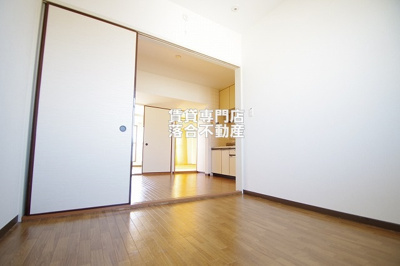 【洋室】 | グランシャリオ | 明るくて使いやすい洋室