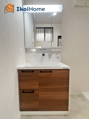 明石市朝霧台　中古戸建の洗面所|【ホームページに現地動画掲載中】●年中無休：当日予約可●洗面台はリフォームで新調されております。