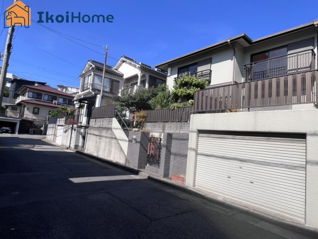 明石市朝霧台　中古戸建の前面道路含む現地写真|【ホームページに現地動画掲載中】●年中無休：当日予約可●最短10分で指定場所へお迎えに向かいます！
