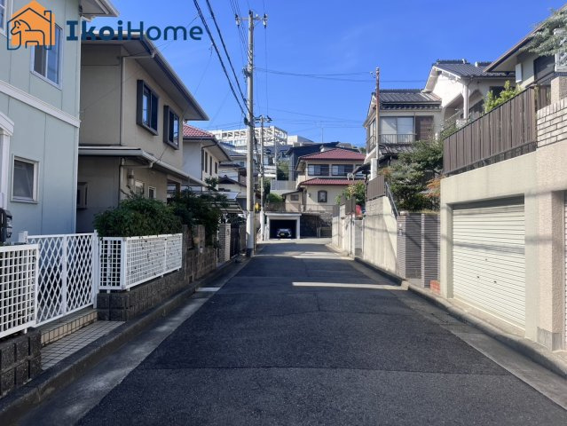 明石市朝霧台　中古戸建のエントランス|【ホームページに現地動画掲載中】●年中無休：当日予約可●周辺交通量が少ないので静かです。