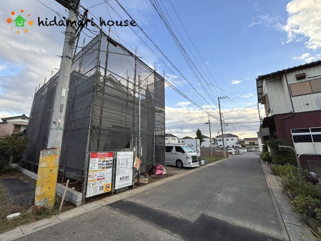 桶川市下日出谷12期　新築戸建　TERRACE01の前面道路含む現地写真
