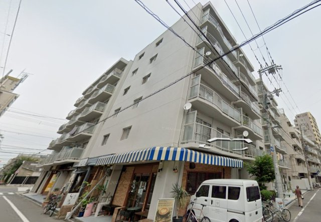 塚本コープの外観