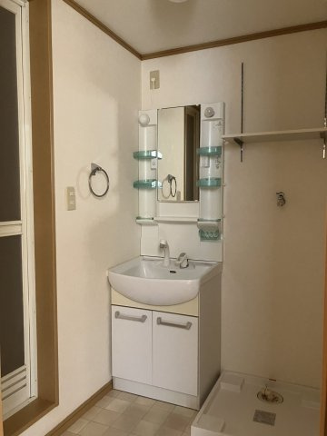 新潟市中央区笹口の賃貸マンションの洗面所