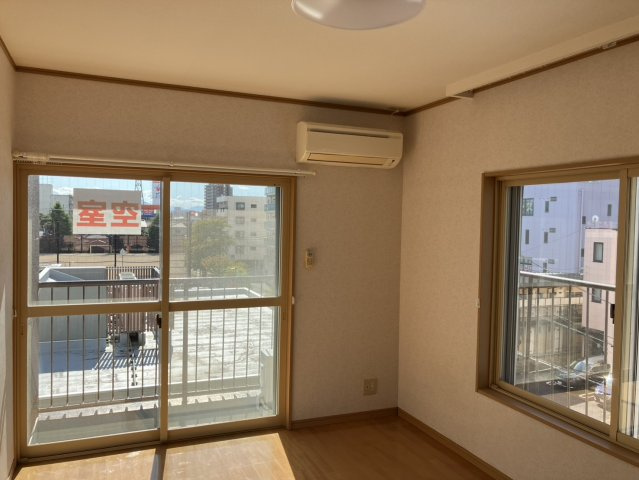 新潟市中央区笹口の賃貸マンションの寝室