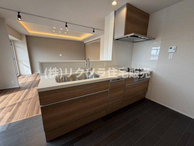 ルネ枚方のキッチン|カウンターキッチン
■物件内覧・資金計画相談・住宅ローン相談、リフォーム相談、お問合せ受付中■
※当日・翌日のご内覧、ご相談はお電話でのお問合せがスムーズです！