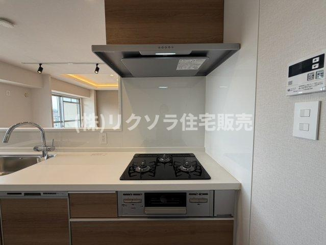 ルネ枚方のキッチン|ビルトイン3口コンロ
■物件内覧・資金計画相談・住宅ローン相談、リフォーム相談、お問合せ受付中■
※当日・翌日のご内覧、ご相談はお電話でのお問合せがスムーズです！