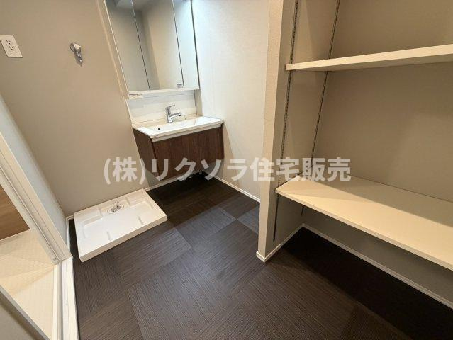 ルネ枚方の脱衣所|■物件内覧・資金計画相談・住宅ローン相談、リフォーム相談、お問合せ受付中■
※当日・翌日のご内覧、ご相談はお電話でのお問合せがスムーズです！