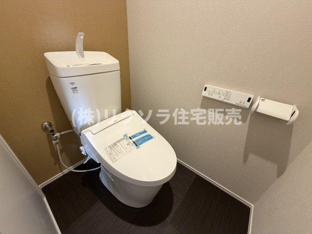 ルネ枚方のトイレ|温水洗浄便座付き
■物件内覧・資金計画相談・住宅ローン相談、リフォーム相談、お問合せ受付中■
※当日・翌日のご内覧、ご相談はお電話でのお問合せがスムーズです！